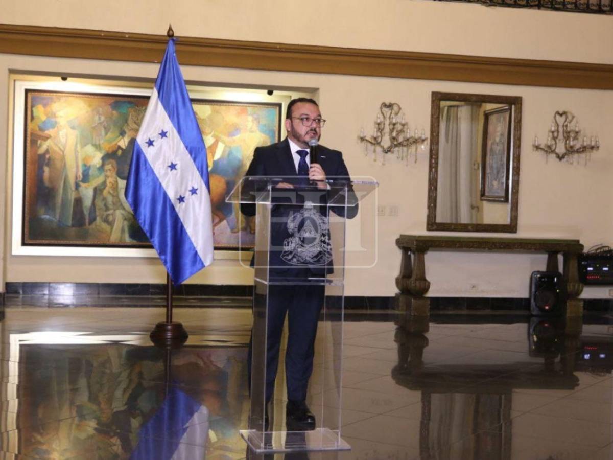 ¿A qué se dedicará José Argueta tras ser destituido como ministro de Comunicaciones?