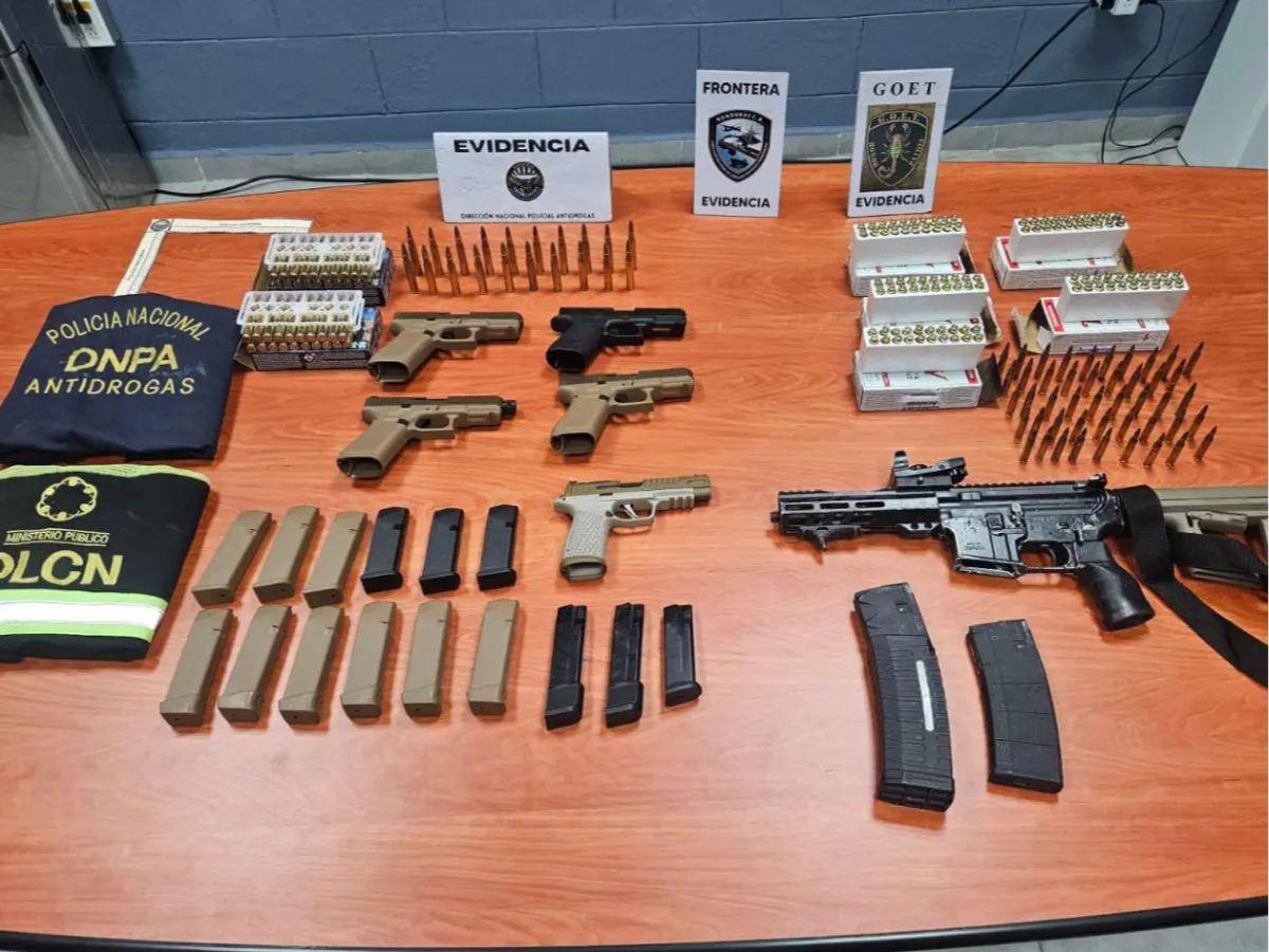 Venían camufladas entre ropa, juguetes y encomiendas desde EEUU: contenedor incautado con armas