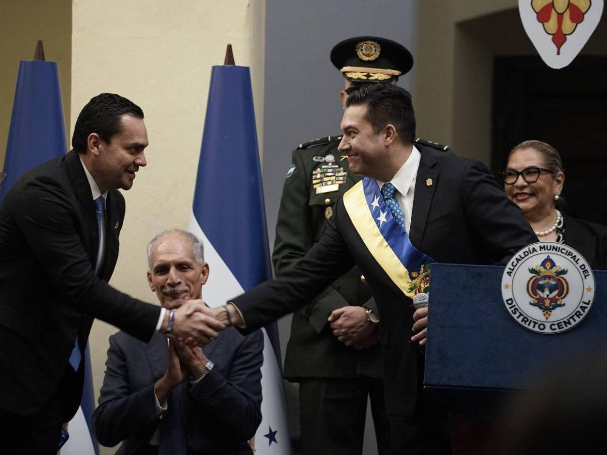 Ambiente en las afueras del Congreso Nacional previo al inicio de primera legislatura