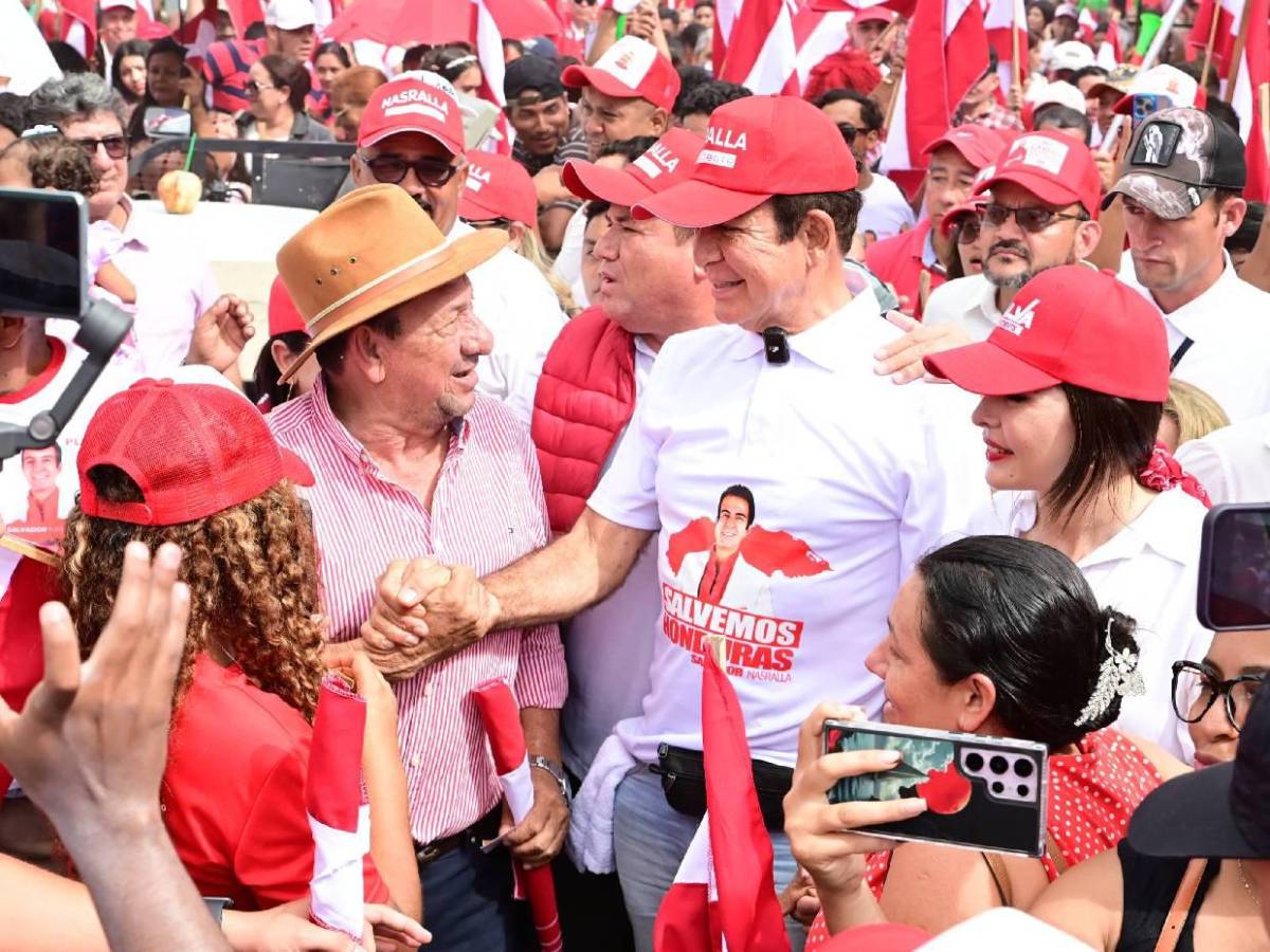 Salvador Nasralla, el narrador deportivo que lidera la carrera por la presidencia en Honduras