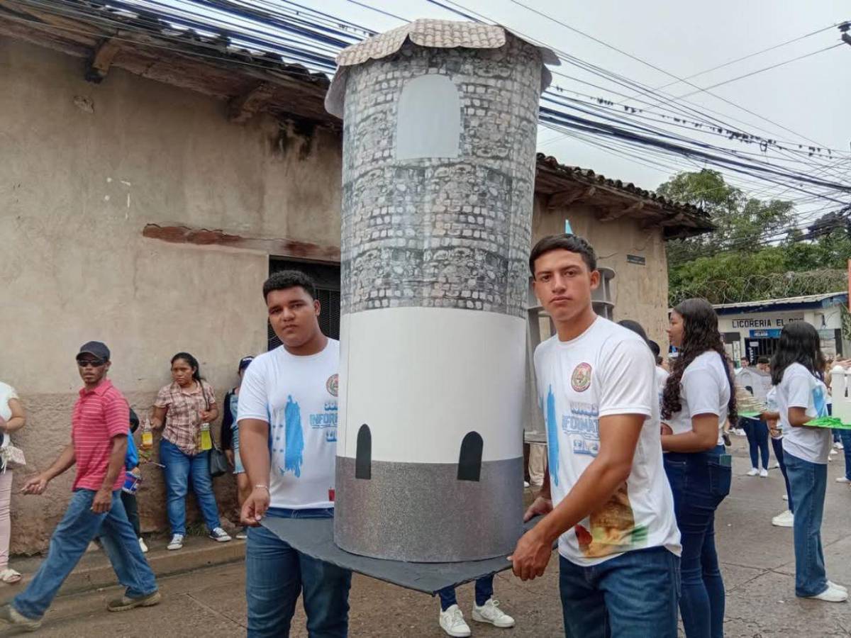 El departamento de La Paz vibró con fervor patrio en los desfiles del 15 de septiembre