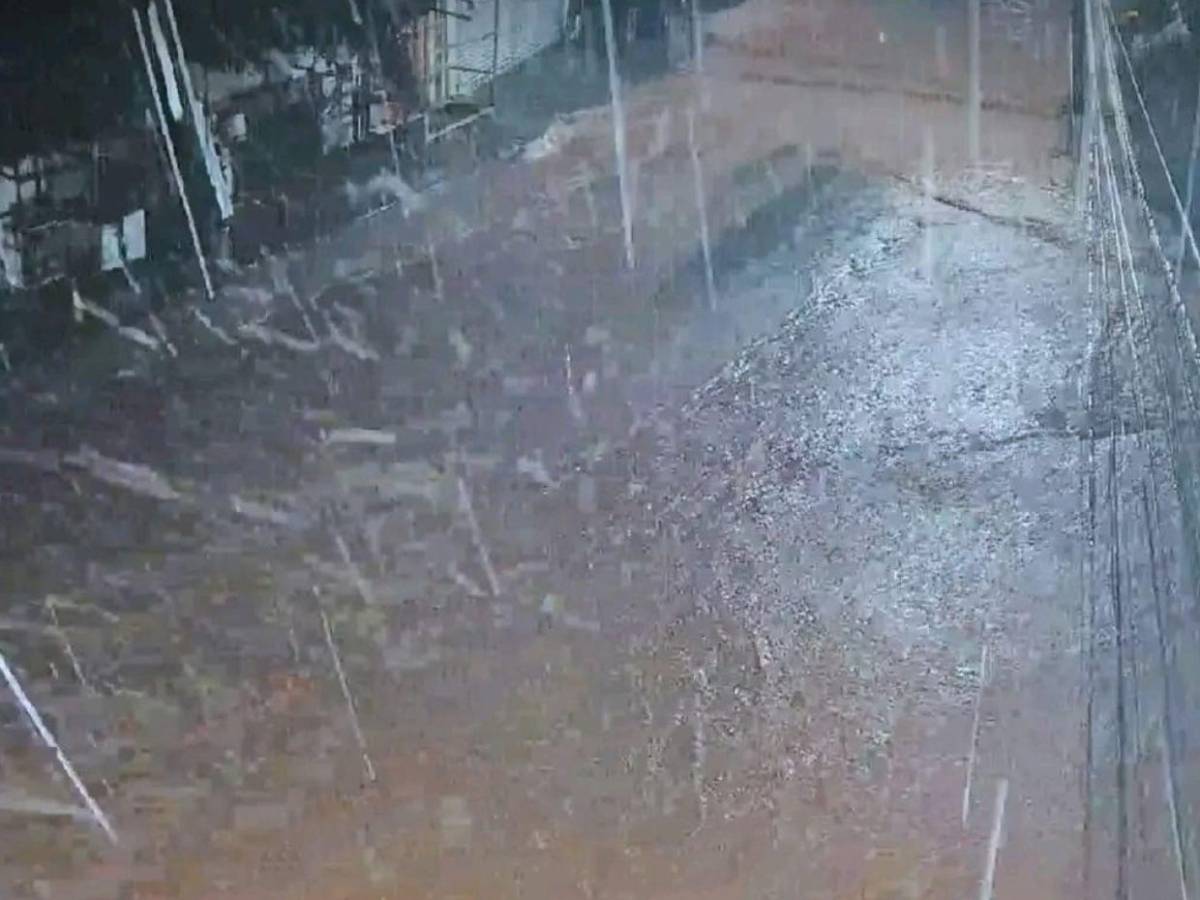 ¡Alerta en Tegucigalpa! Fuertes lluvias dejan inundaciones y calles bloqueadas