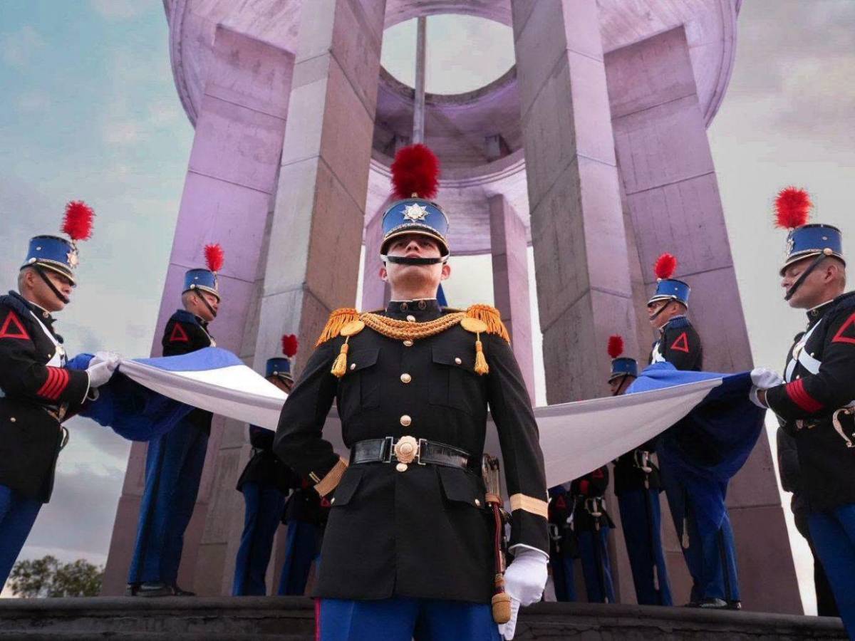 EN FOTOS: Con el acto de izamiento, Honduras conmemora el Día de la Bandera este 1 de septiembre