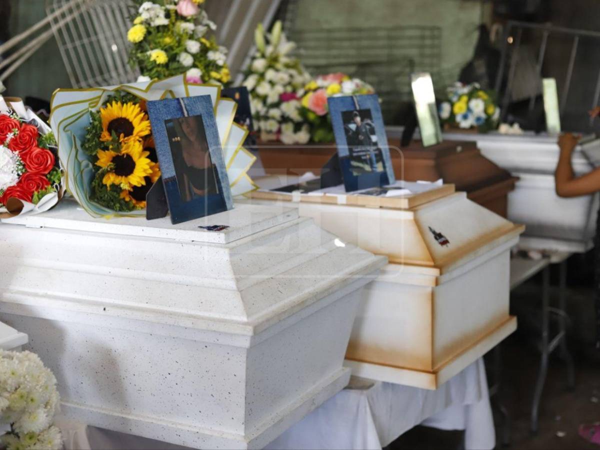 Un ataúd junto al otro: velan cuerpos de los cinco hermanos víctimas de incendio en SPS