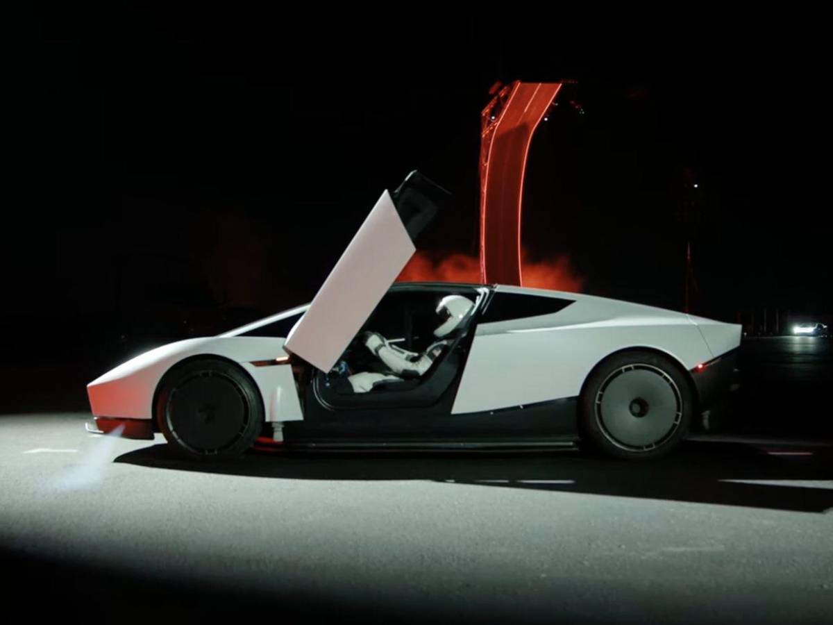 Parece sacado de “Volver al futuro”: así funciona el nuevo Tesla de Elon Musk