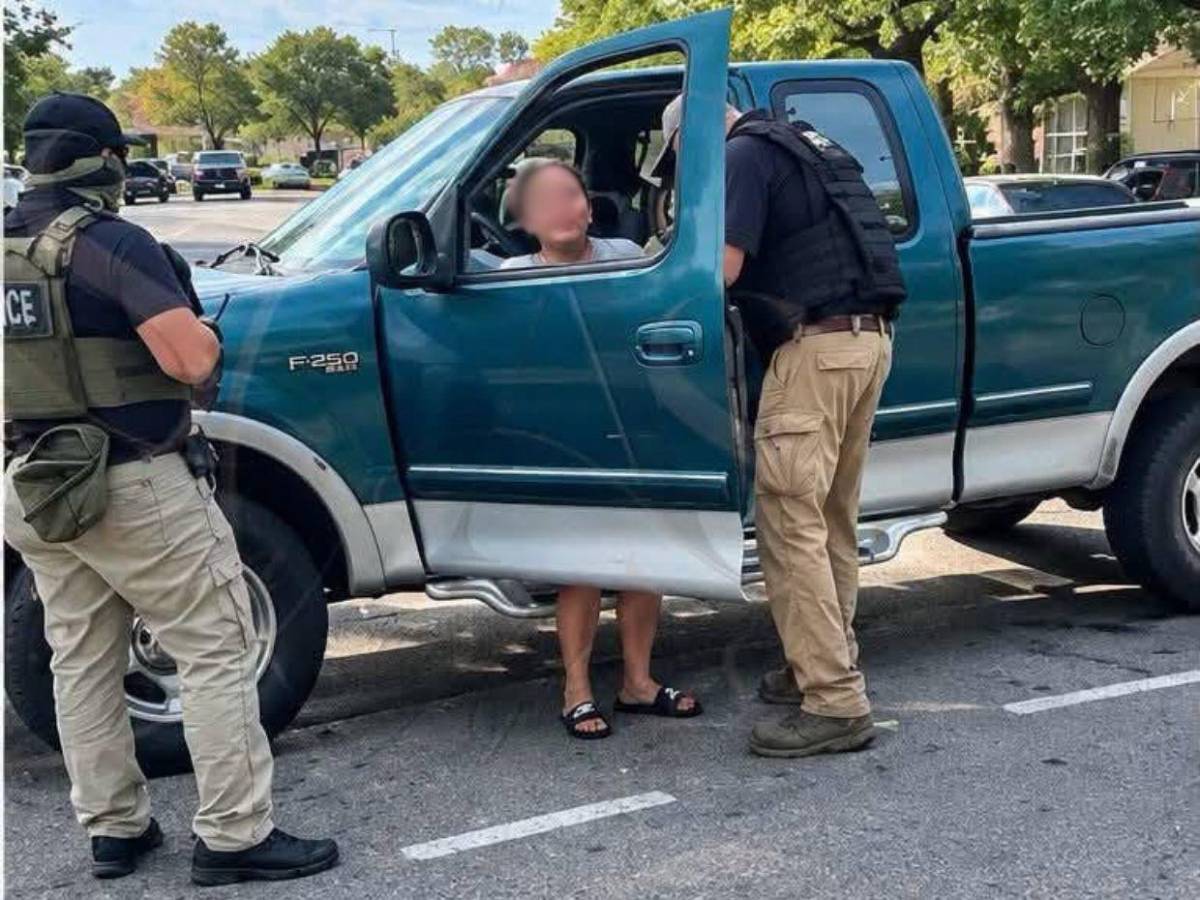 Así fue el arresto de una madre hondureña que clamaba por sus hijas ante ICE en Austin, Texas
