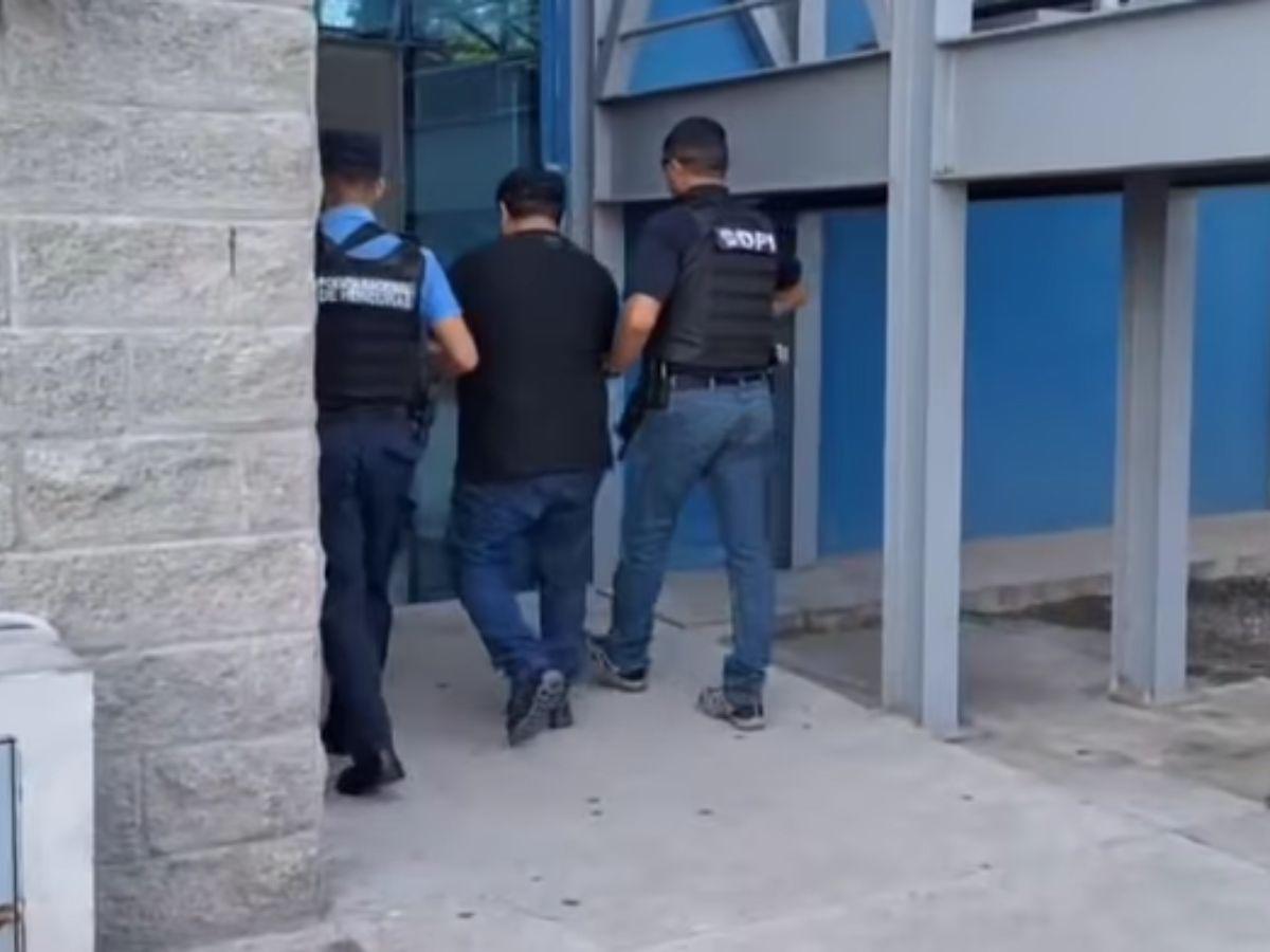 Llevaba a su hija de 7 años a un hotel y abusaba de ella: así capturan a su padre en El Progreso