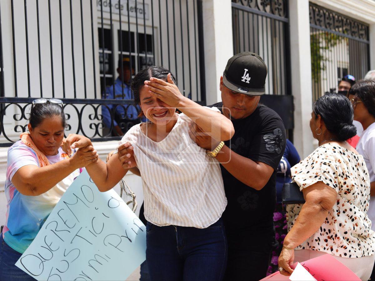 Desconsolados, familiares de Elvia exigen justicia tras su asesinato a manos de su pareja