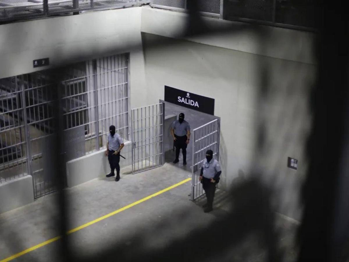 ¿Bukele liberará antes de tiempo a la mitad de los presos? Esto dijo