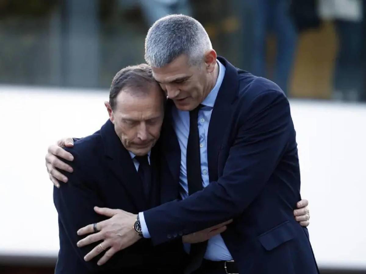 Llenos de dolor: Así fue la llegada de los jugadores del Barcelona al velorio de Carles Miñarro