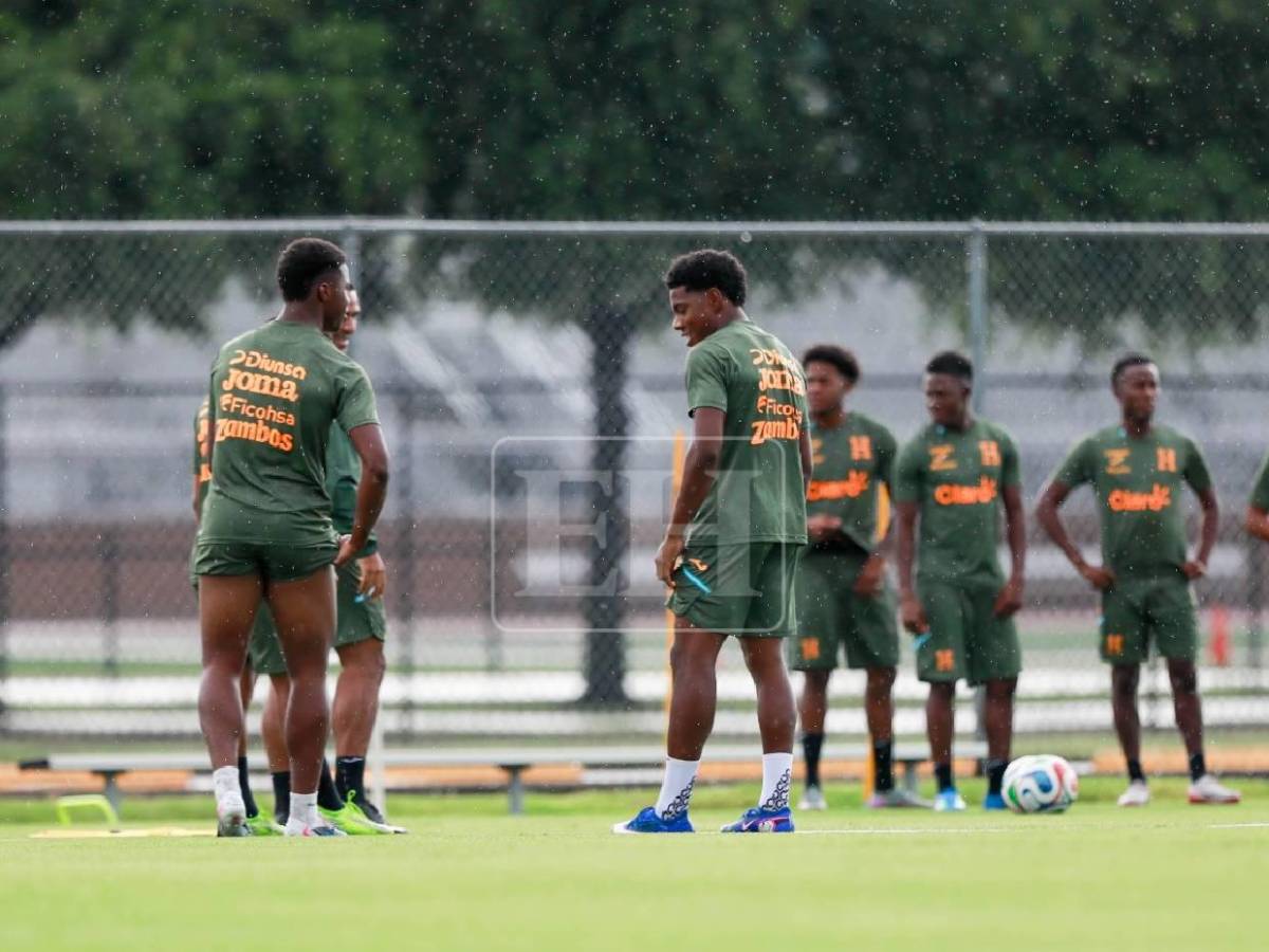 Entreno de Honduras: Jugador enciende alarmas, chica sorprende y el gesto de Dereck y Keyrol
