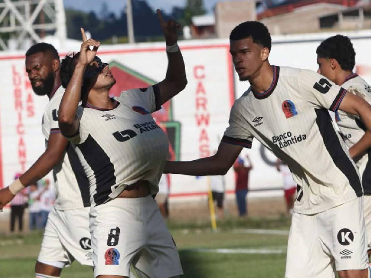 Jugador de Olimpia anuncia que será padre de familia: Así es su bella esposa