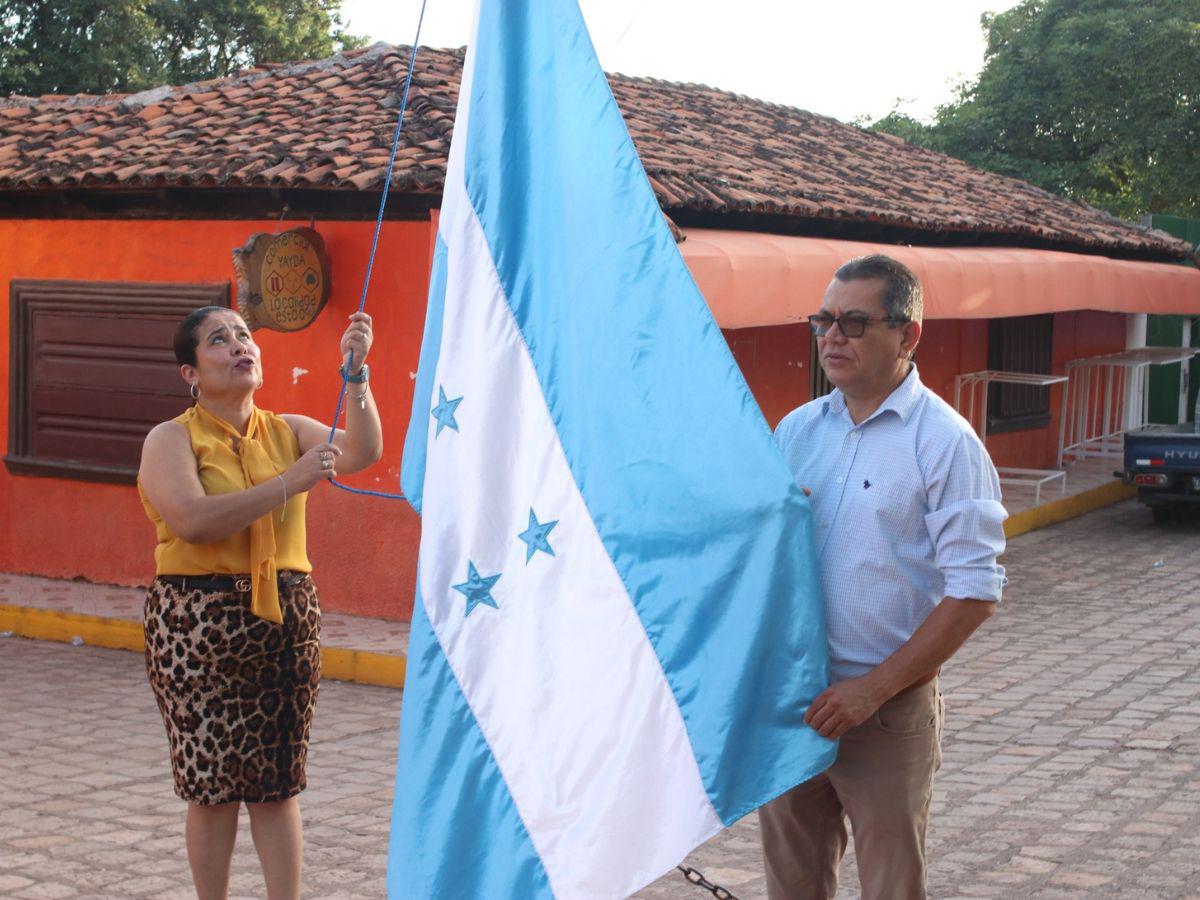 Honduras celebra el Día de la Bandera con izadas en distintas regiones del país