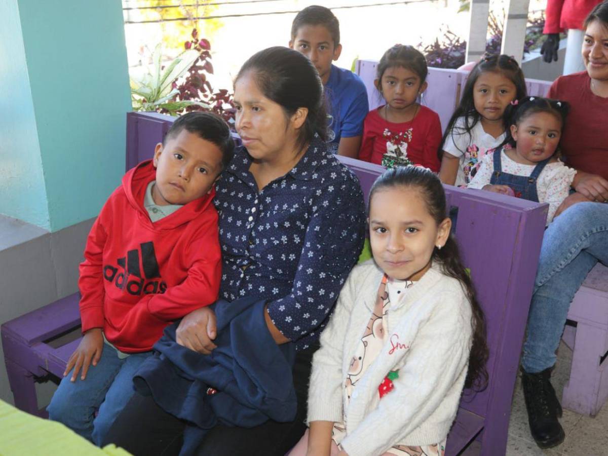 Niños llenan de ilusión Correos de Honduras con las tradicionales Cartas a Santa