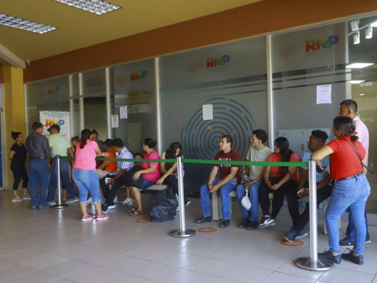 Sampedranos abarrotan el RNP para obtener su DNI previo a elecciones 2025