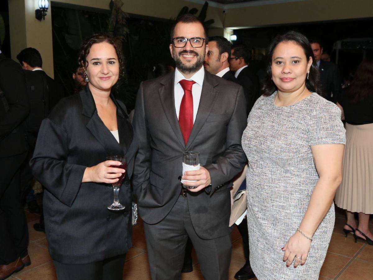 Brindan por la Fiesta Nacional de España en fina recepción en Honduras