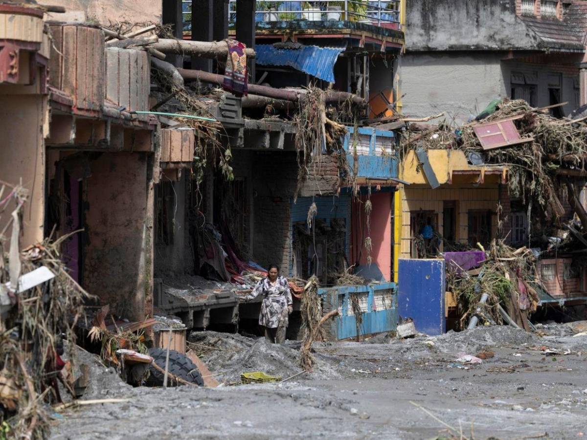 Nepal, entre la devastación, el rescate y la búsqueda de sobrevivientes tras riada