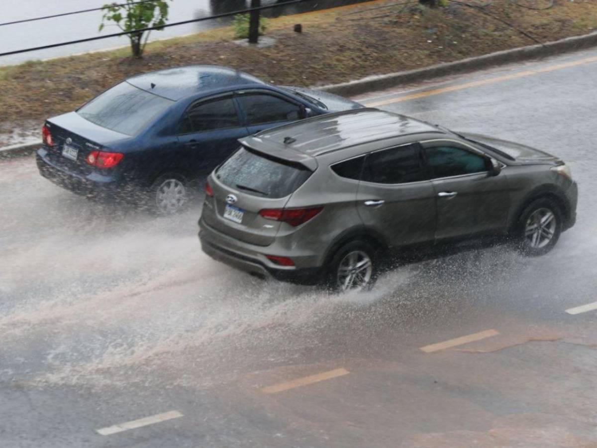 Vaguada y onda tropical seguirán dejando lluvias en el país: estas son las zonas afectadas
