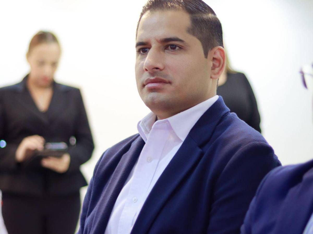 ¿Quiénes son los diputados más atractivos que ganan un curul, según la IA?