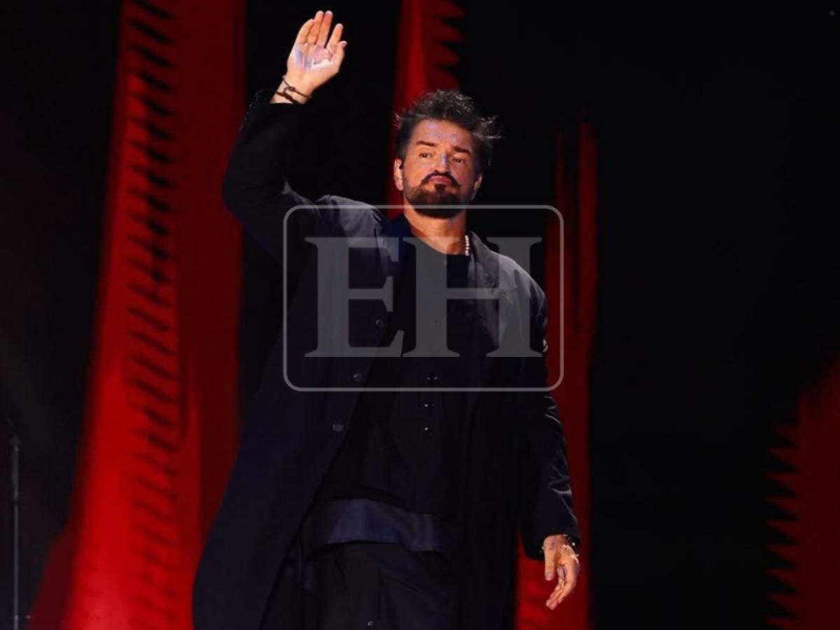 Ricardo Arjona reúne a miles de hondureños en una noche inolvidable en San Pedro Sula