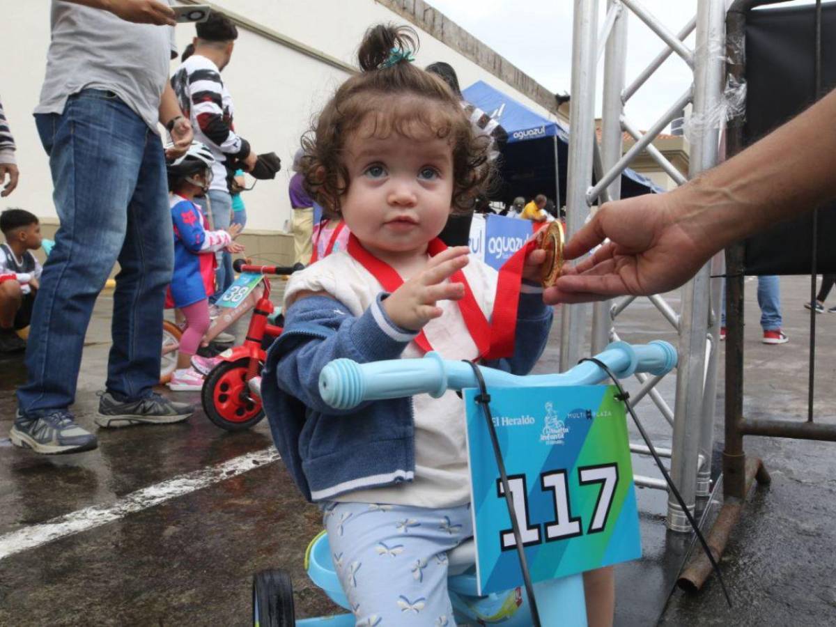 Pequeños brillan con entusiasmo en la Vuelta Infantil 2025