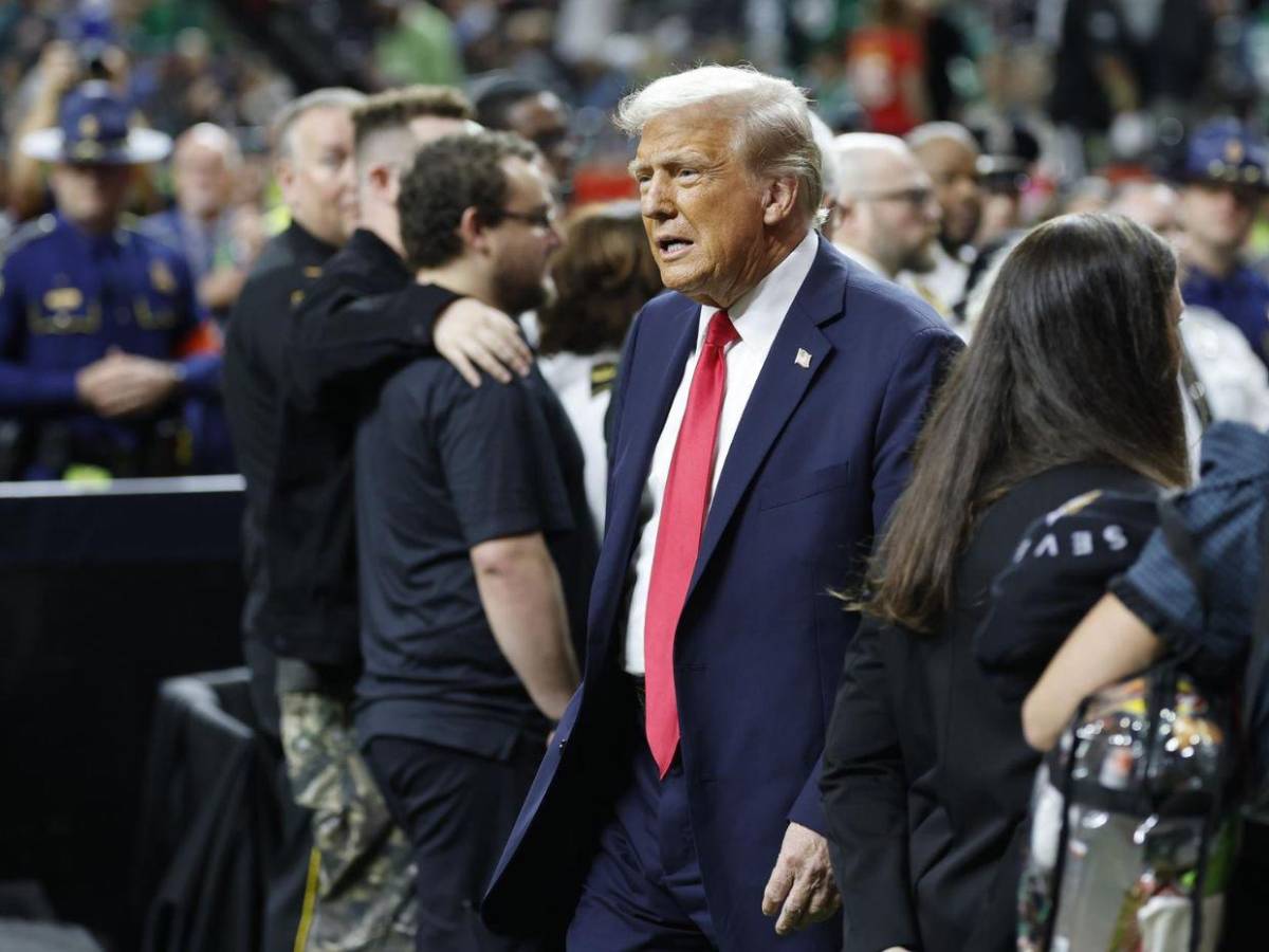 Acompañado de su hija y saludando a los Chiefs: así fue captado Donald Trump en el Super Bowl 2025