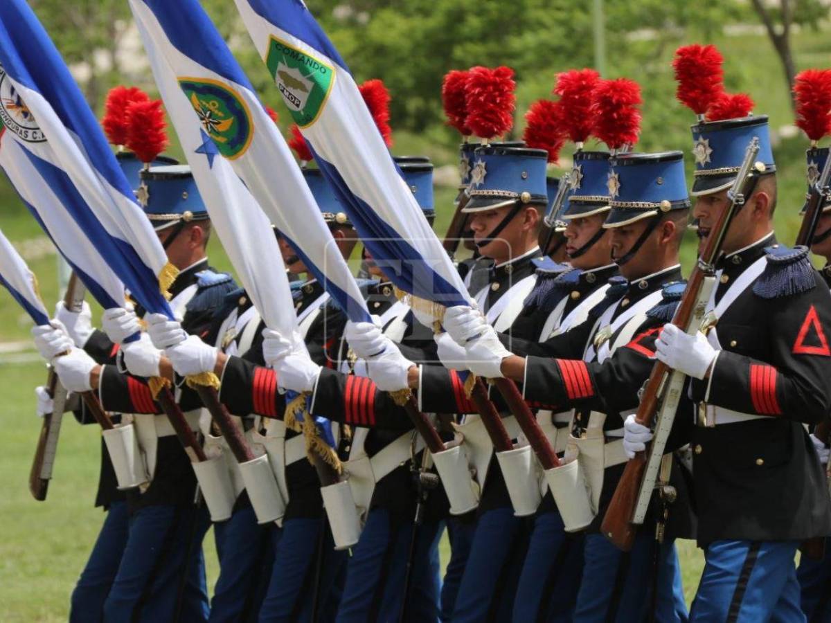 La patria los ve con orgullo y dejan un legado: Así se celebró el Día del Veterano de Guerra