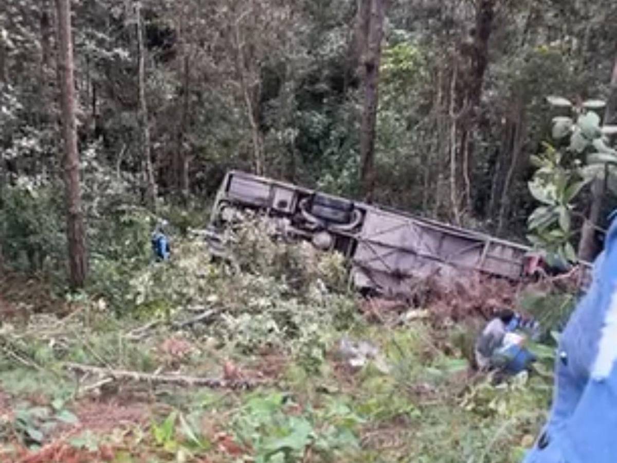 En fotos: varias personas heridas deja volcamiento de un bus en Jesús de Otoro