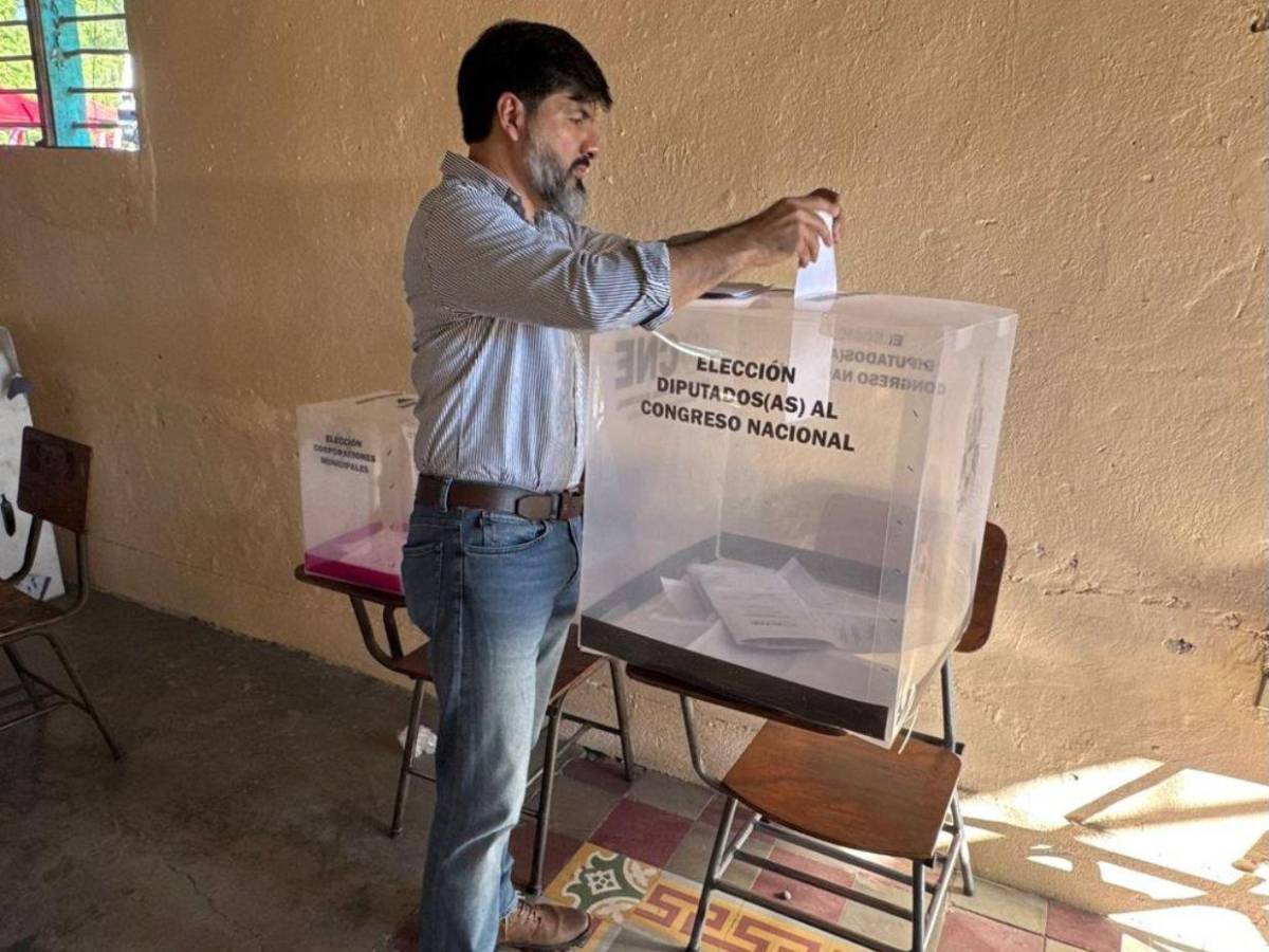 ¿Qué personajes han llegado a votar en estas elecciones generales 2025?