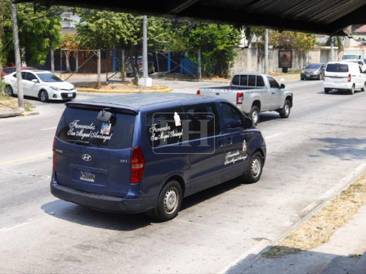 Retiran los cuerpos de cuatro agentes de la Dipampco asesinados en Corinto, Omoa