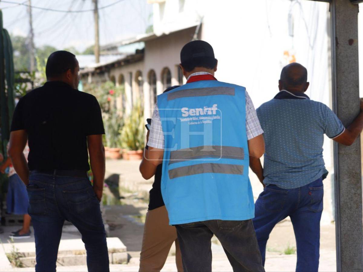 Escena del crimen: Sus hijos observaban desde afuera mientras investigaban la muerte de Bianca García