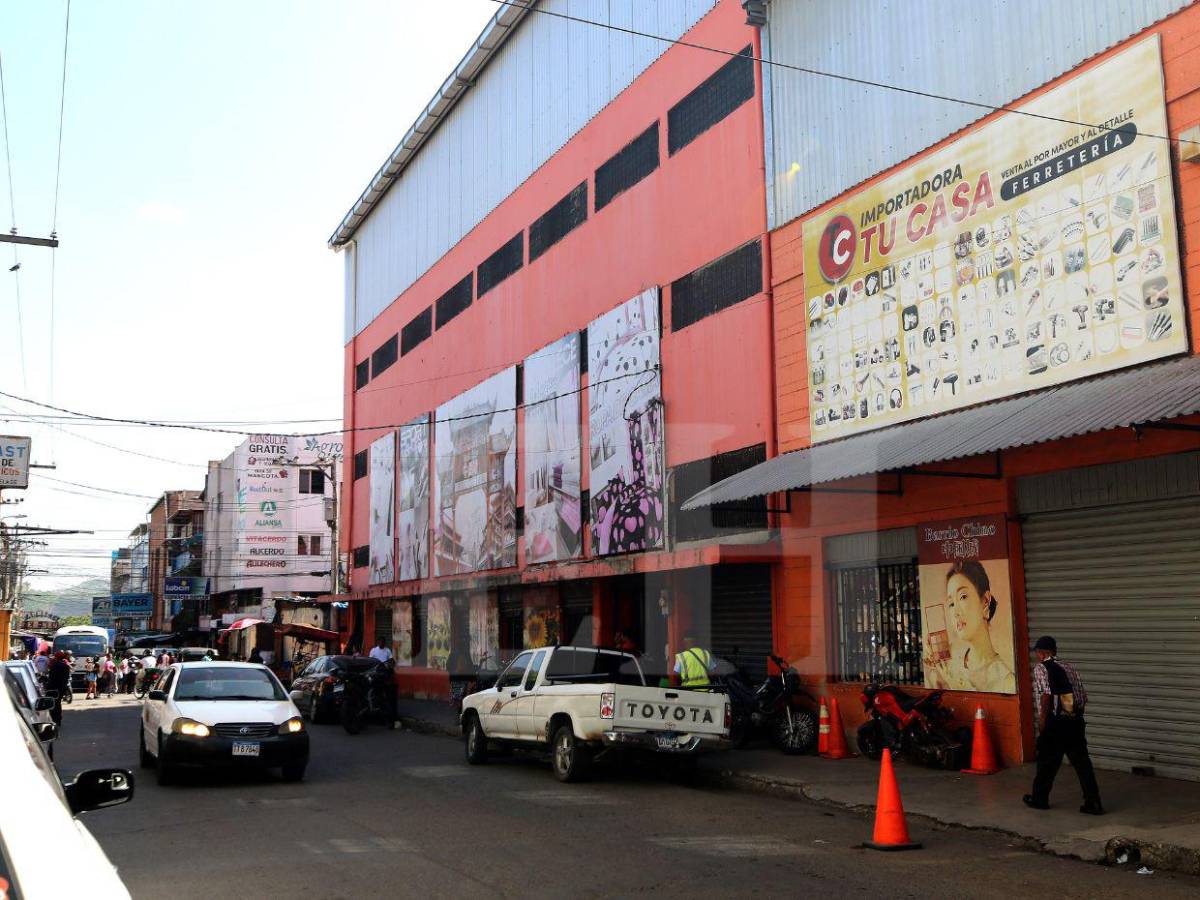 Competencia desleal: Comercios chinos van ganando terreno en la capital