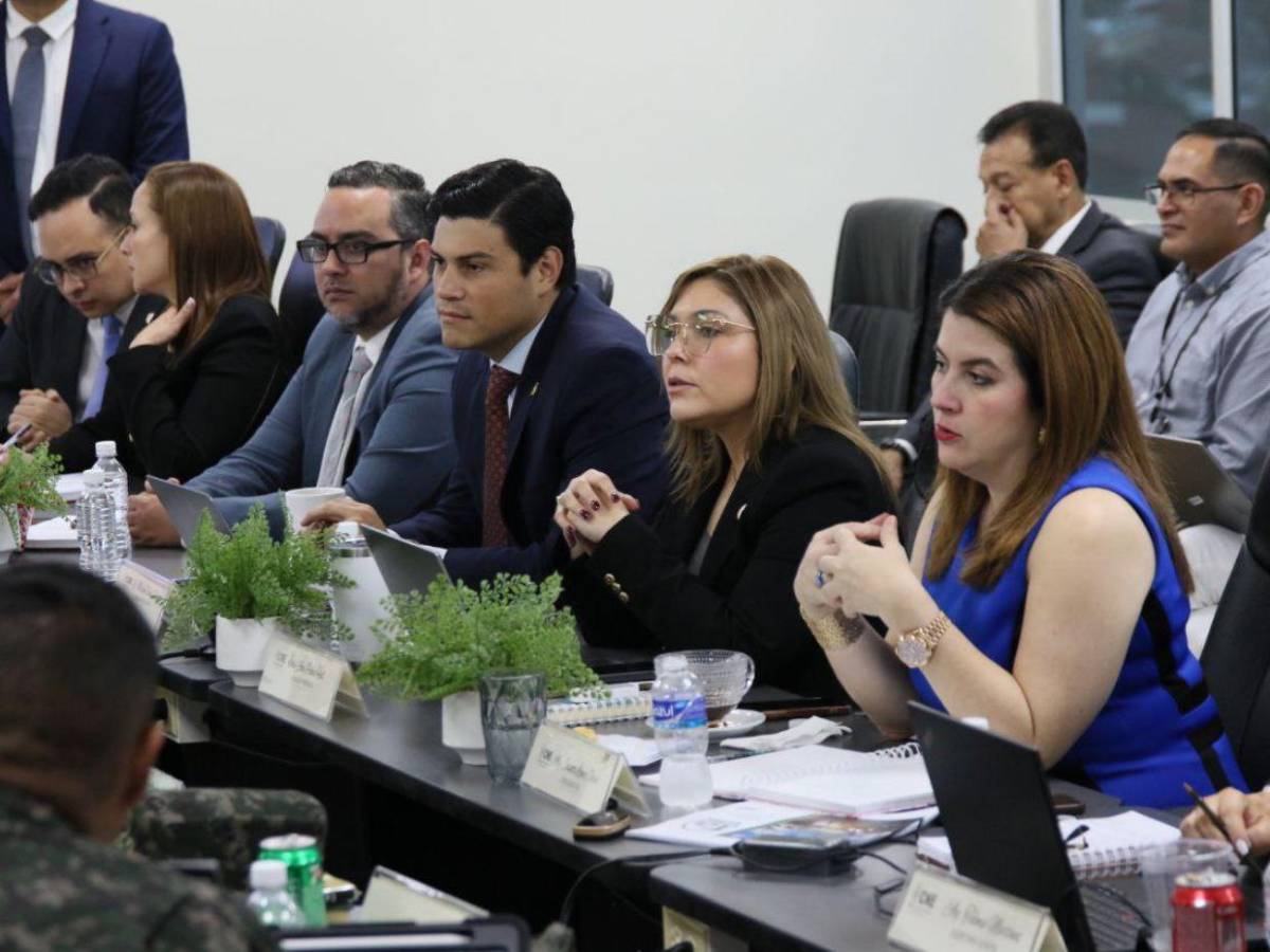 Así fue la reunión entre el CNE y las FF AA para la coordinación de las elecciones