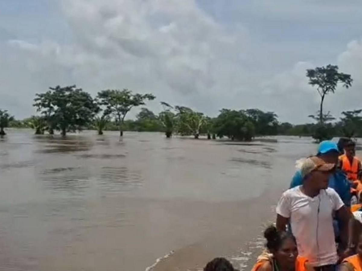 Evacúan a 146 personas, entre ellos 82 niños, por crecida de río Kruta en Gracias a Dios