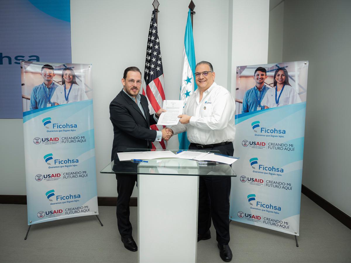 USAID y Grupo Financiero Ficohsa: Creando oportunidades laborales