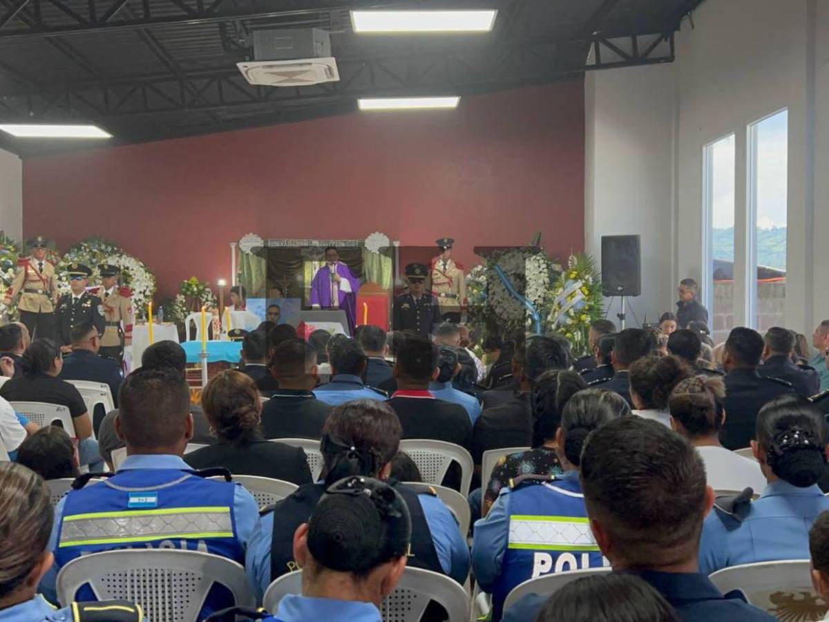 Multitud despide al inspector Kevin Pérez tras perder la vida para salvar a un menor