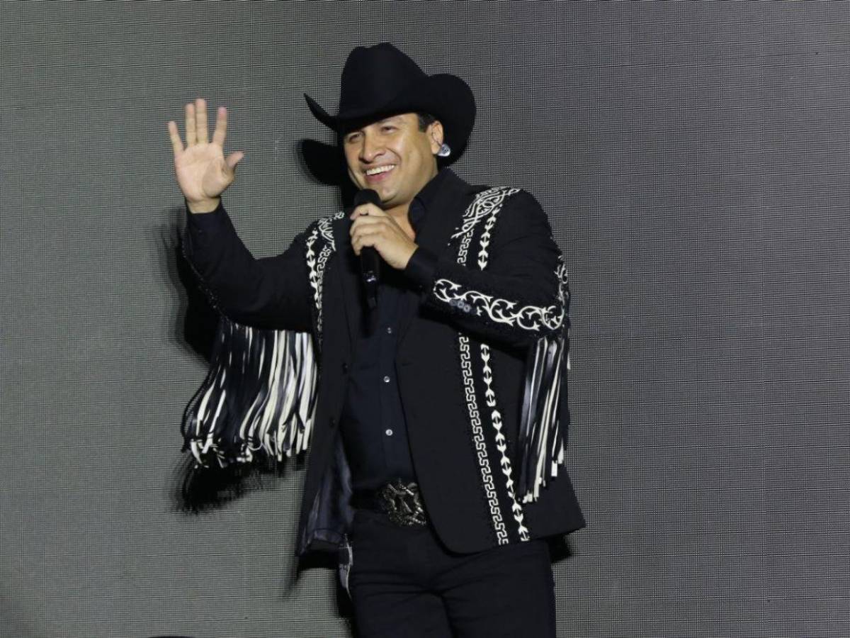 Julión Álvarez desmiente que su piloto fuera detenido en Honduras