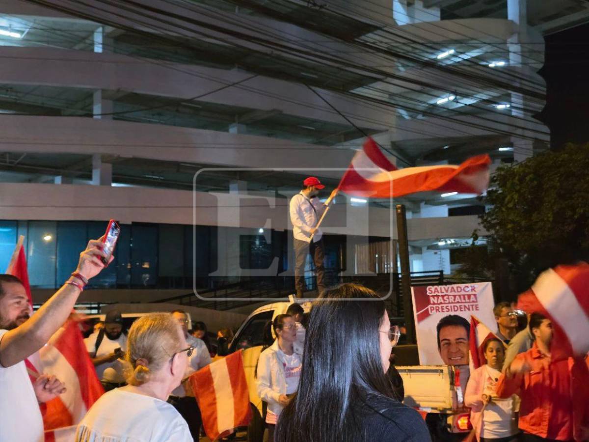 Con jornada de oración y antorchas, liberales exigen transparencia en conteo de votos