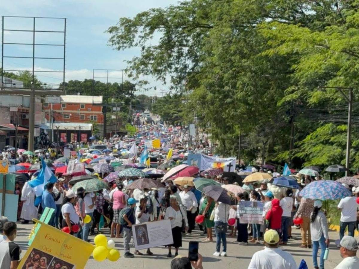 Comayagua da inicio a la histórica Caminata por la Paz convocada por iglesias
