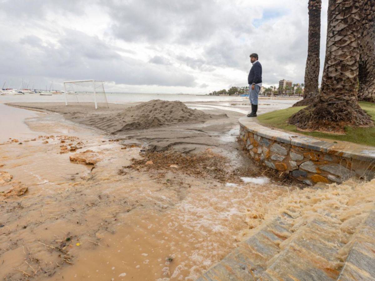 La DANA Alice causa inundaciones que dejan atrapadas a personas en vehículos y bajos