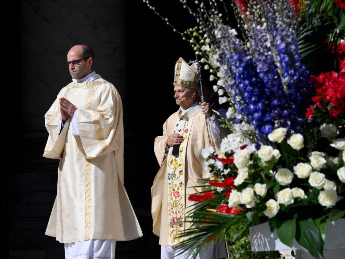 Papa León XIV preside multitudinaria misa de Pascua