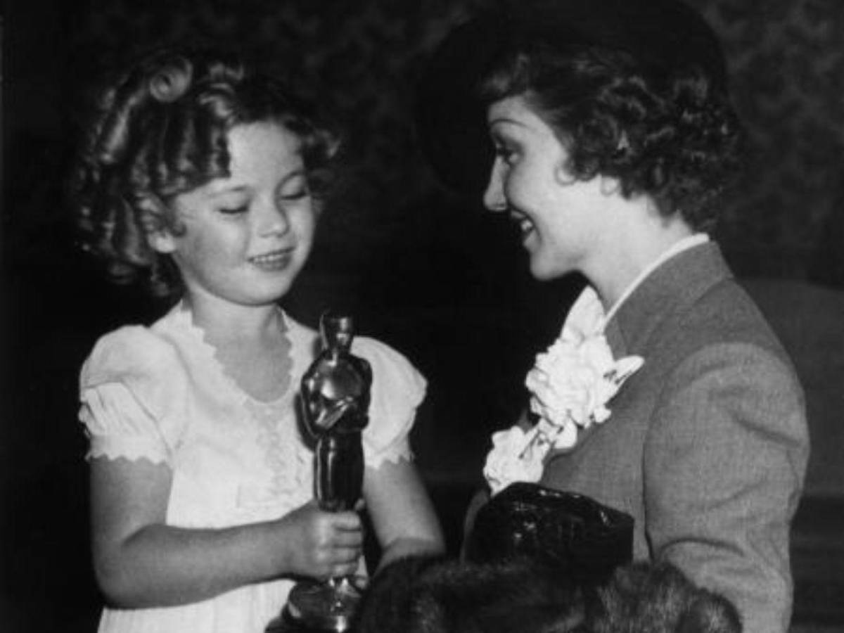 Cachetadas y errores: los escándalos de los Premios Oscar