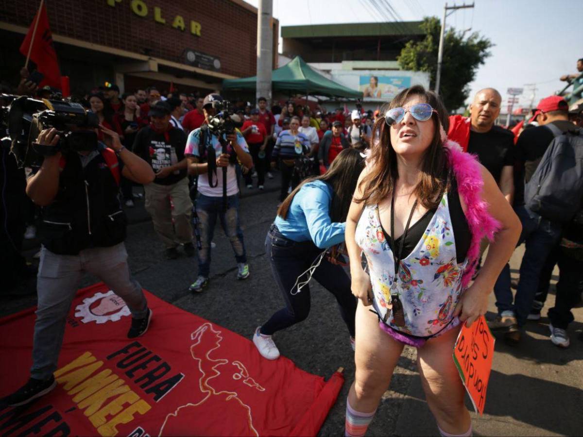 ¡Mapache!: La confrontación que se viralizó en marcha del Día del Trabajador