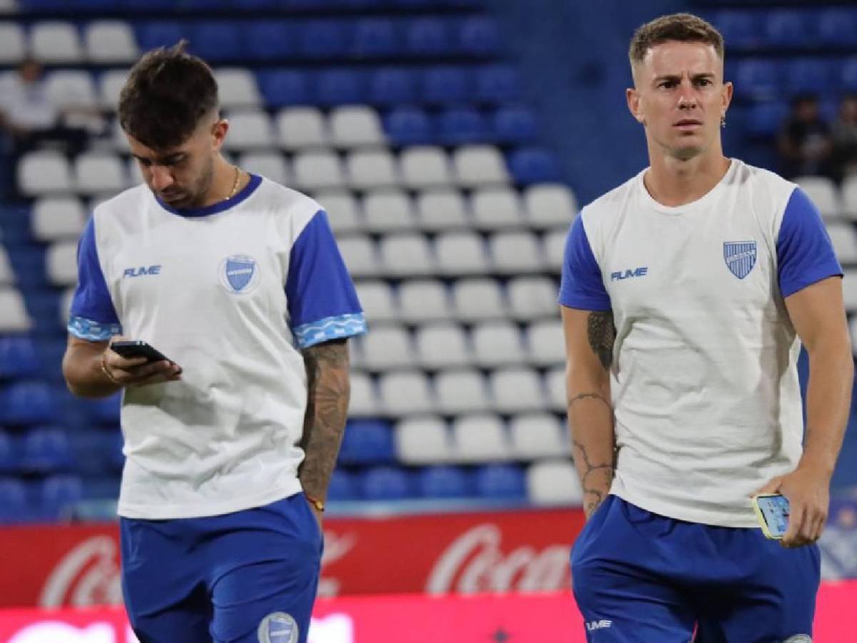 De estrella en Motagua, a no tener minutos en Argentina: El calvario que vive Agustín Auzmendi