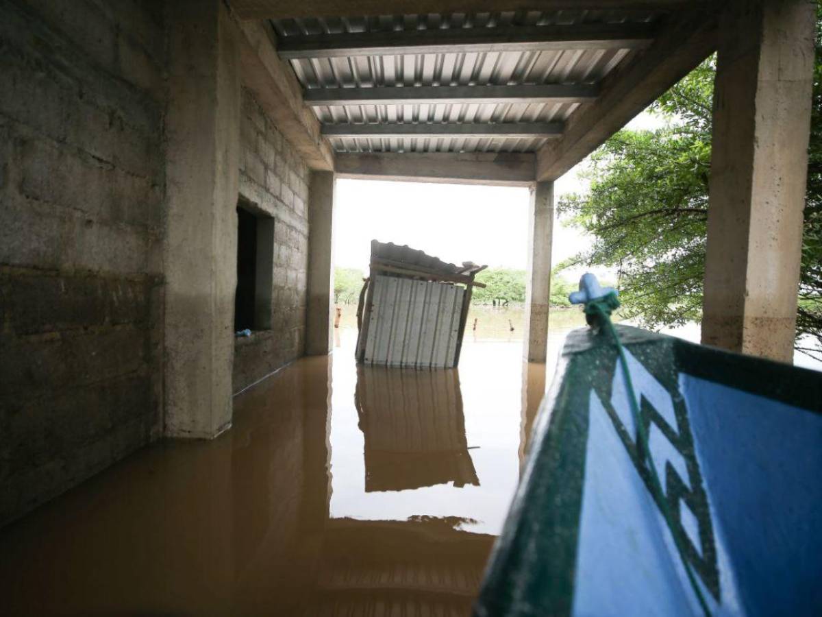 Crisis en Costa de los Amates: inundaciones, cocodrilos y esperanza en medio del caos