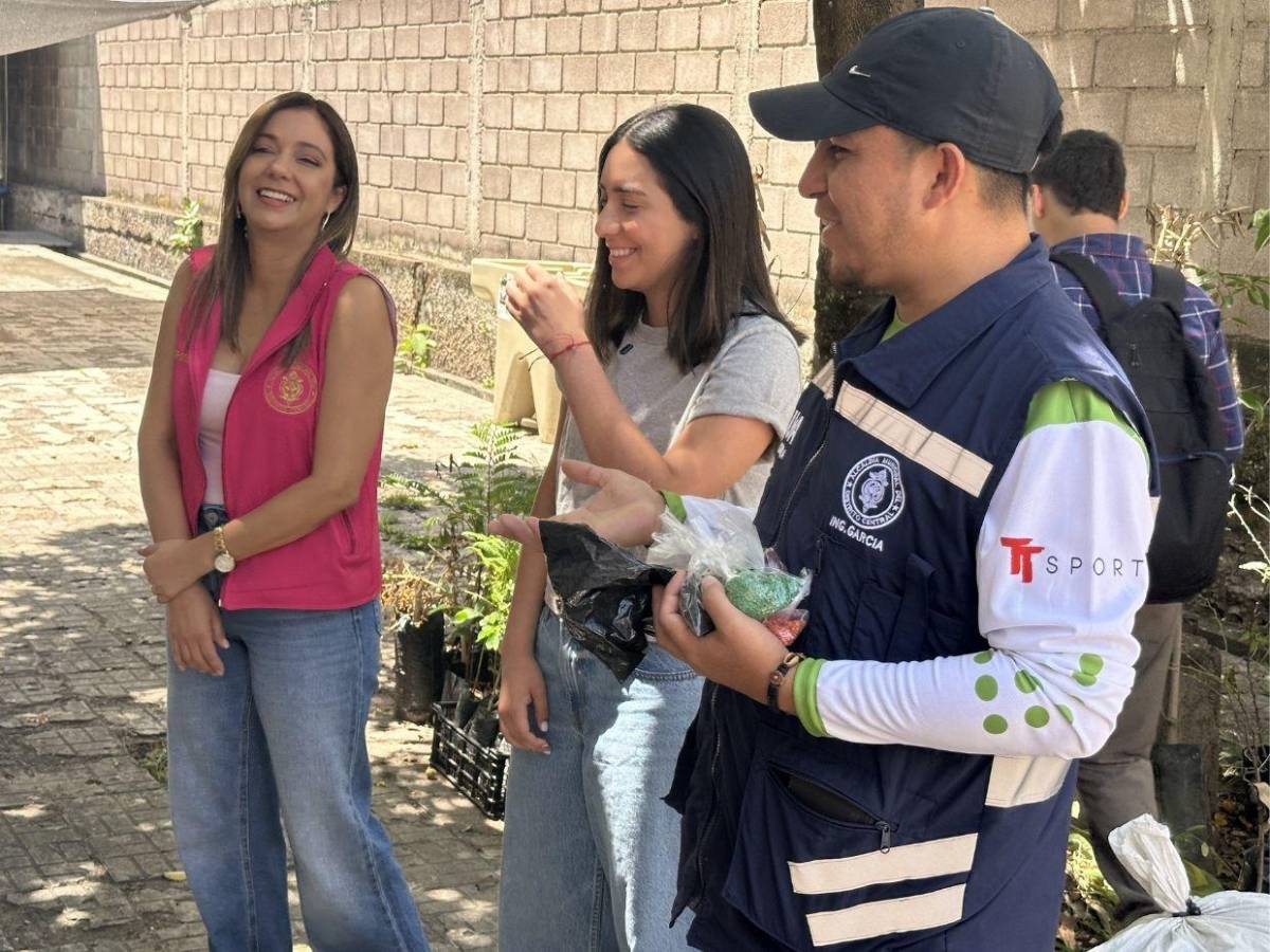Disfraces, contacto con la tierra y juegos marcan tercera semana de Escuelas Amigables