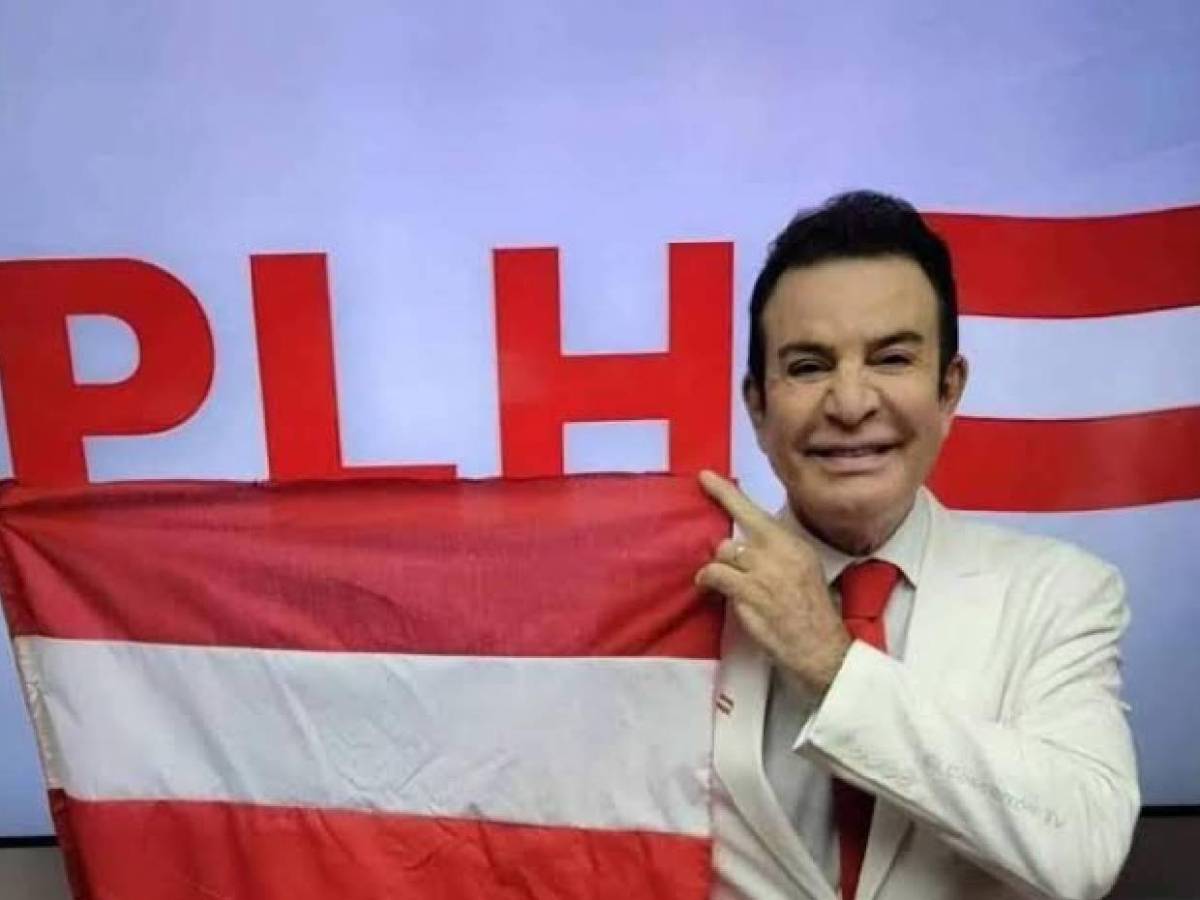 Salvador Nasralla culpa a espíritus malignos de no haber narrado el Honduras vs Surinam