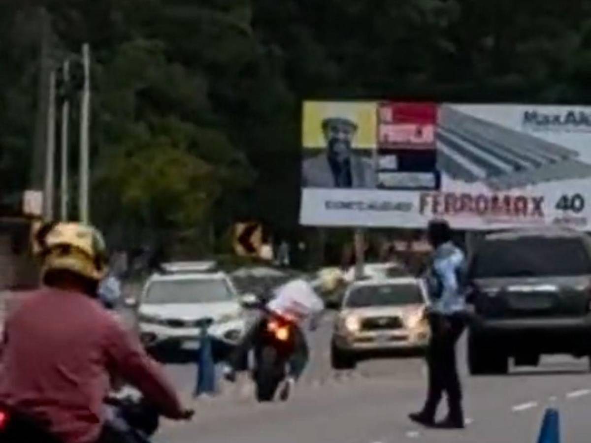 Cuadro a cuadro: Así fue el momento que Policía noqueó a motociclista que evadió operativo