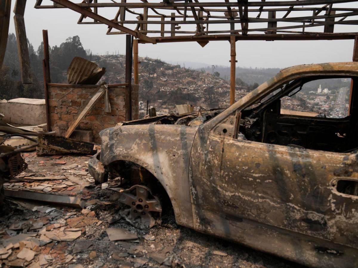 Megaincendios arrasan el sur de Chile y autoridades decretan estado de catástrofe