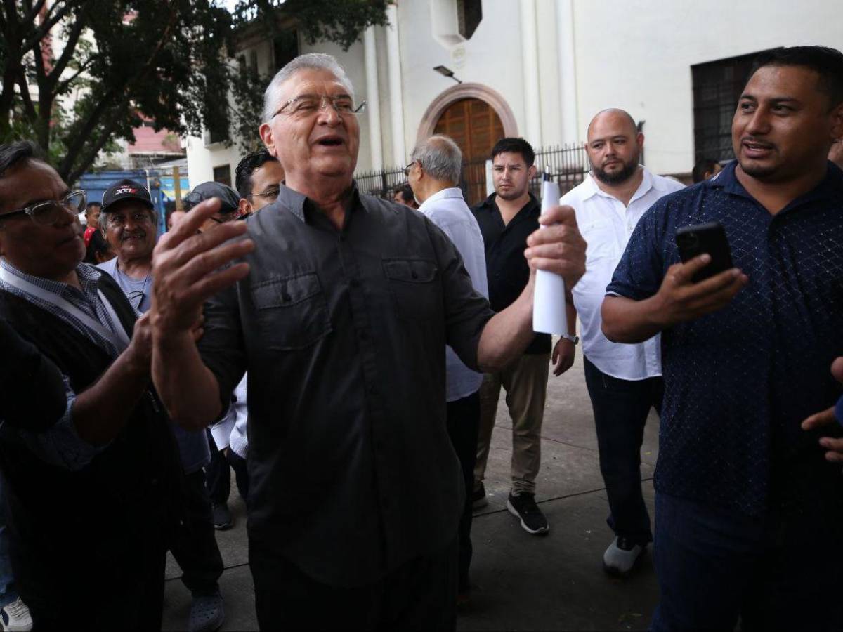 Las imágenes que dejó la sesión de la oposición en los bajos del Congreso Nacional